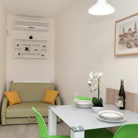 Apartments Viki Trogir Buitenkant foto