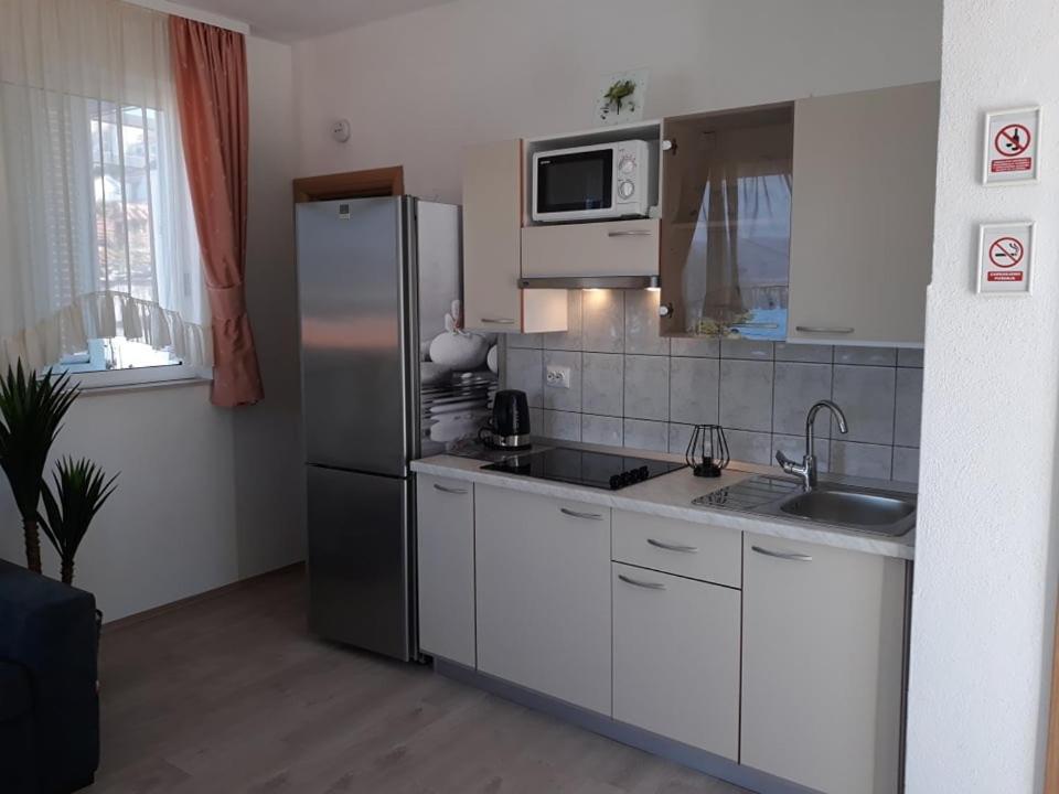 Apartments Viki Trogir Buitenkant foto