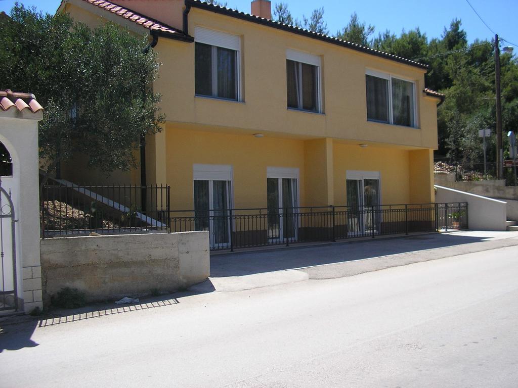 Apartments Viki Trogir Buitenkant foto