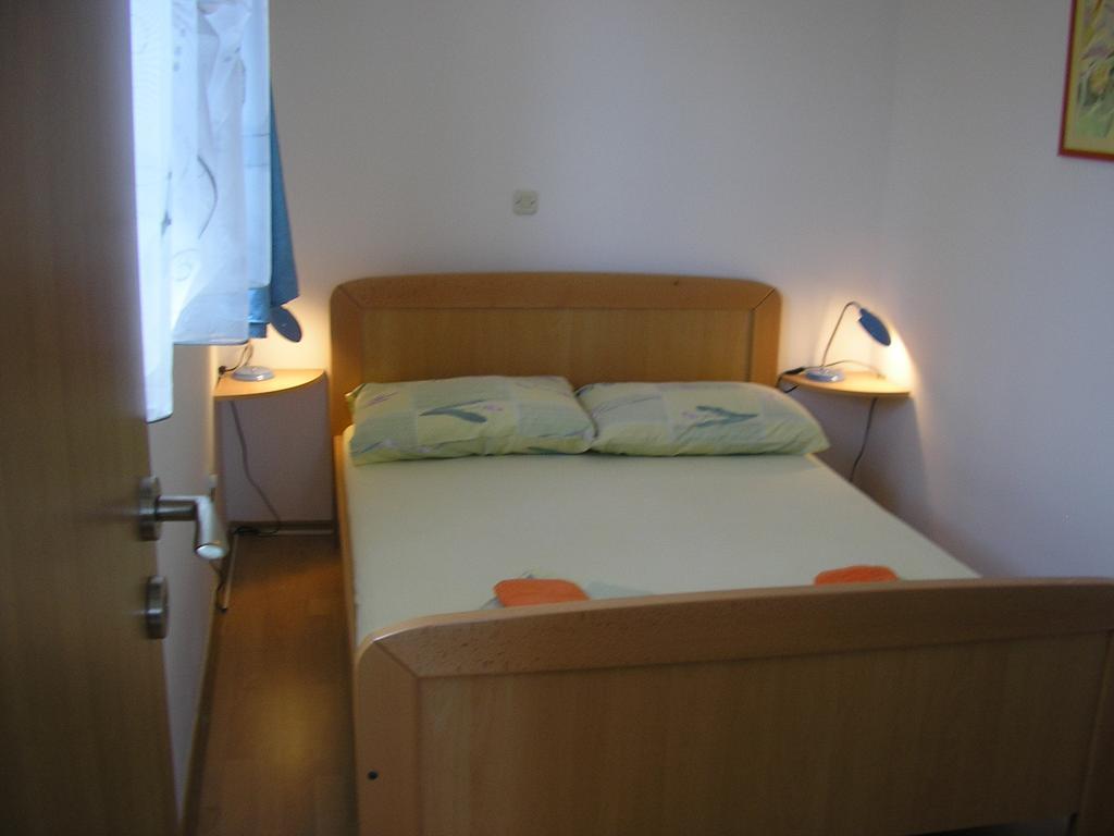 Apartments Viki Trogir Buitenkant foto