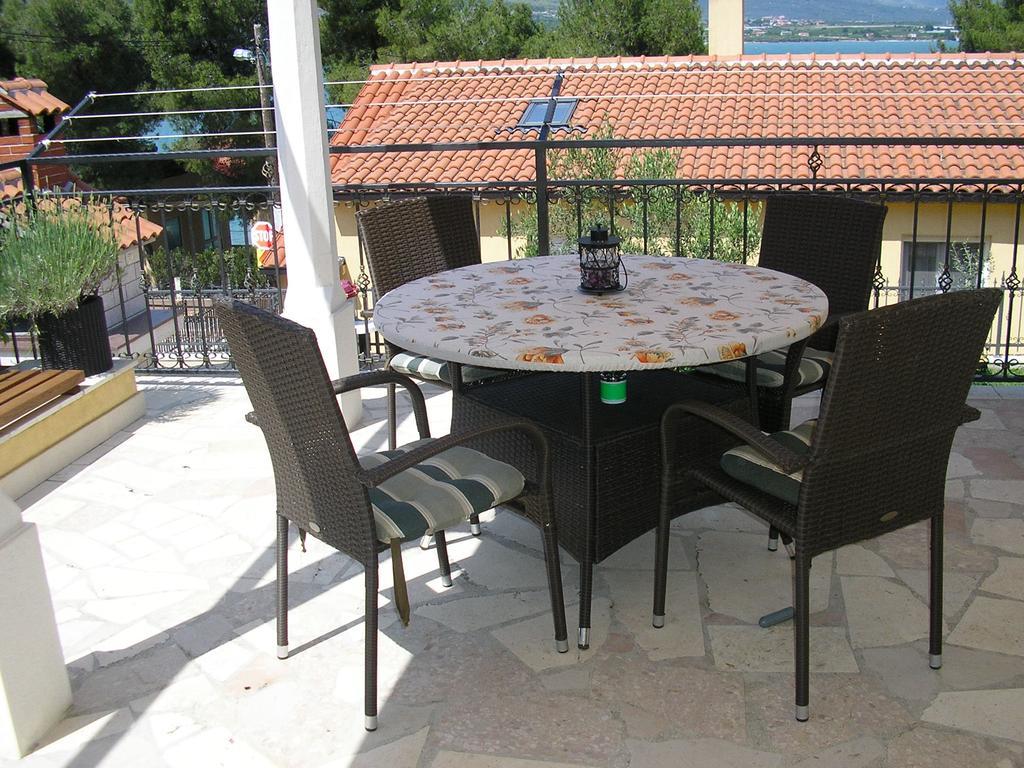 Apartments Viki Trogir Buitenkant foto