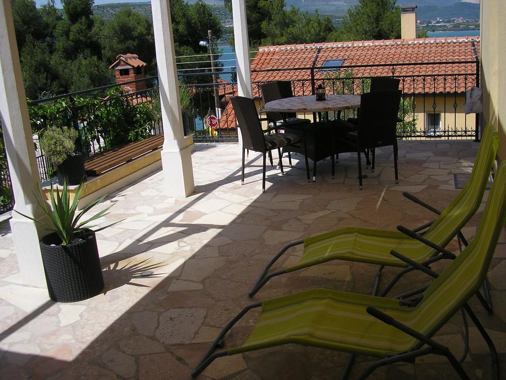 Apartments Viki Trogir Buitenkant foto