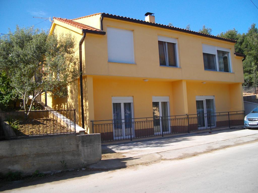 Apartments Viki Trogir Buitenkant foto