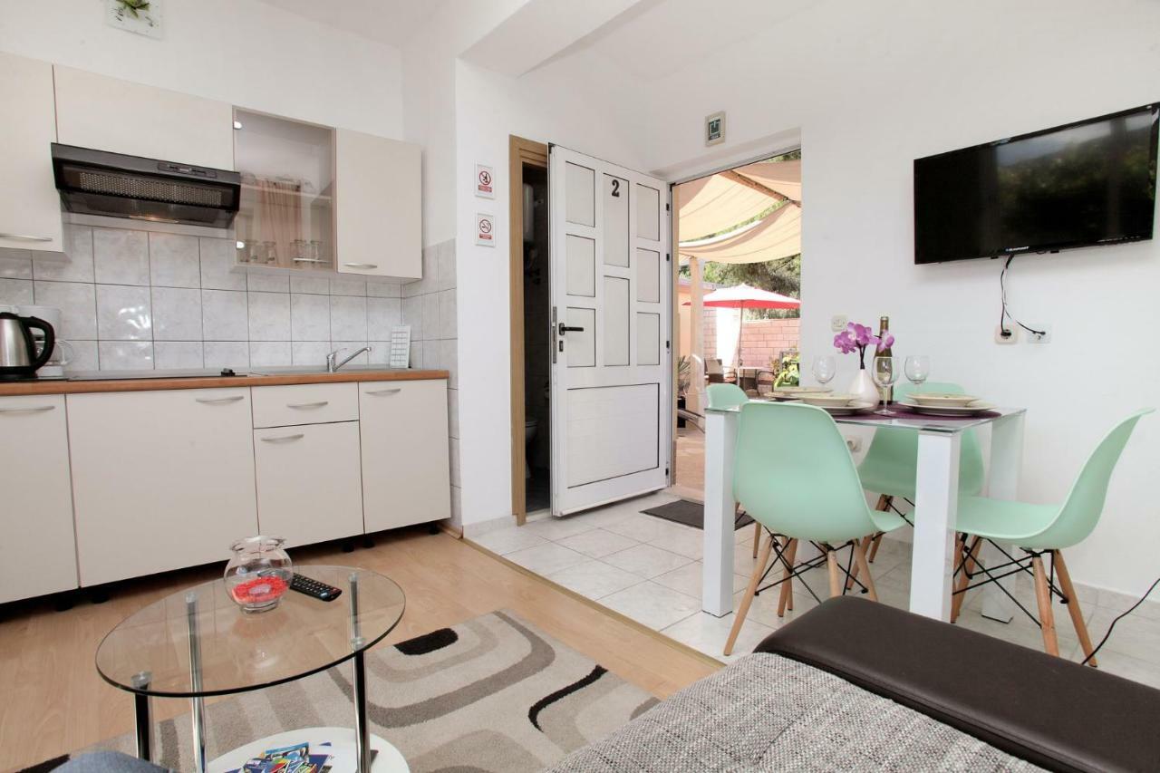Apartments Viki Trogir Buitenkant foto