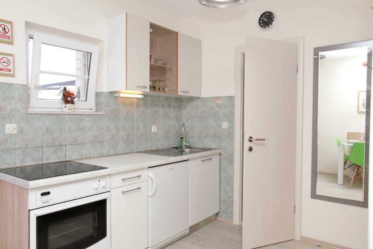 Apartments Viki Trogir Buitenkant foto