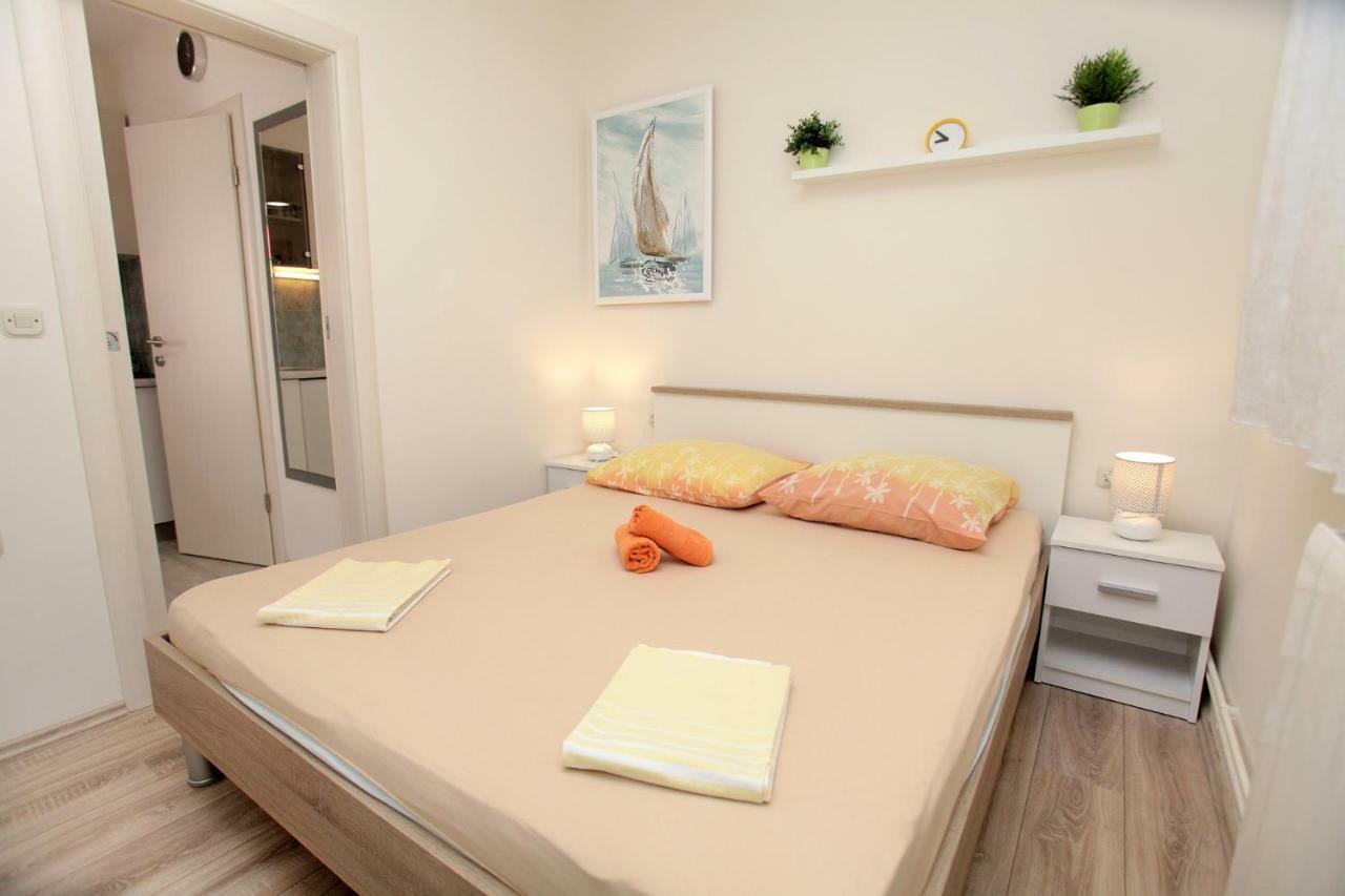 Apartments Viki Trogir Buitenkant foto