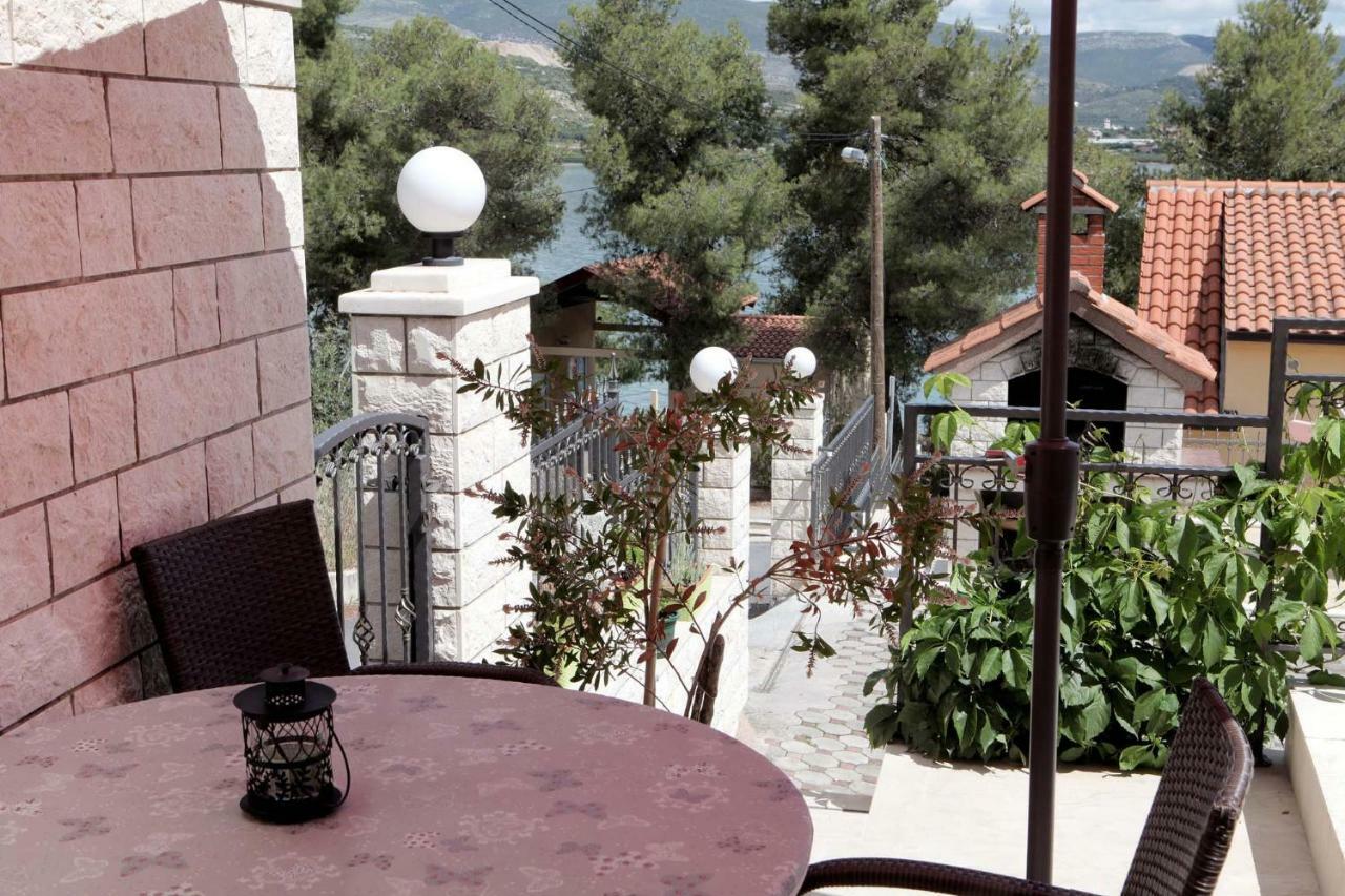 Apartments Viki Trogir Buitenkant foto