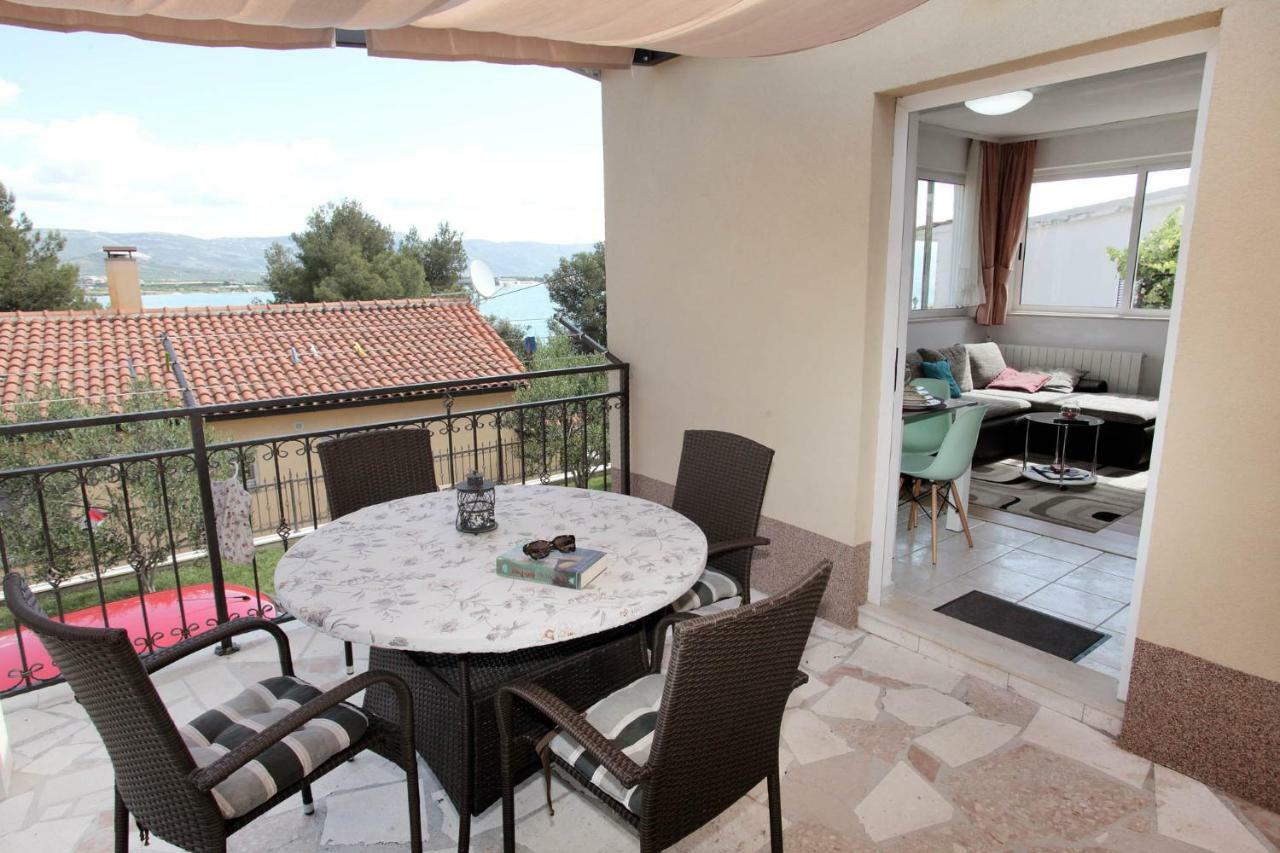 Apartments Viki Trogir Buitenkant foto