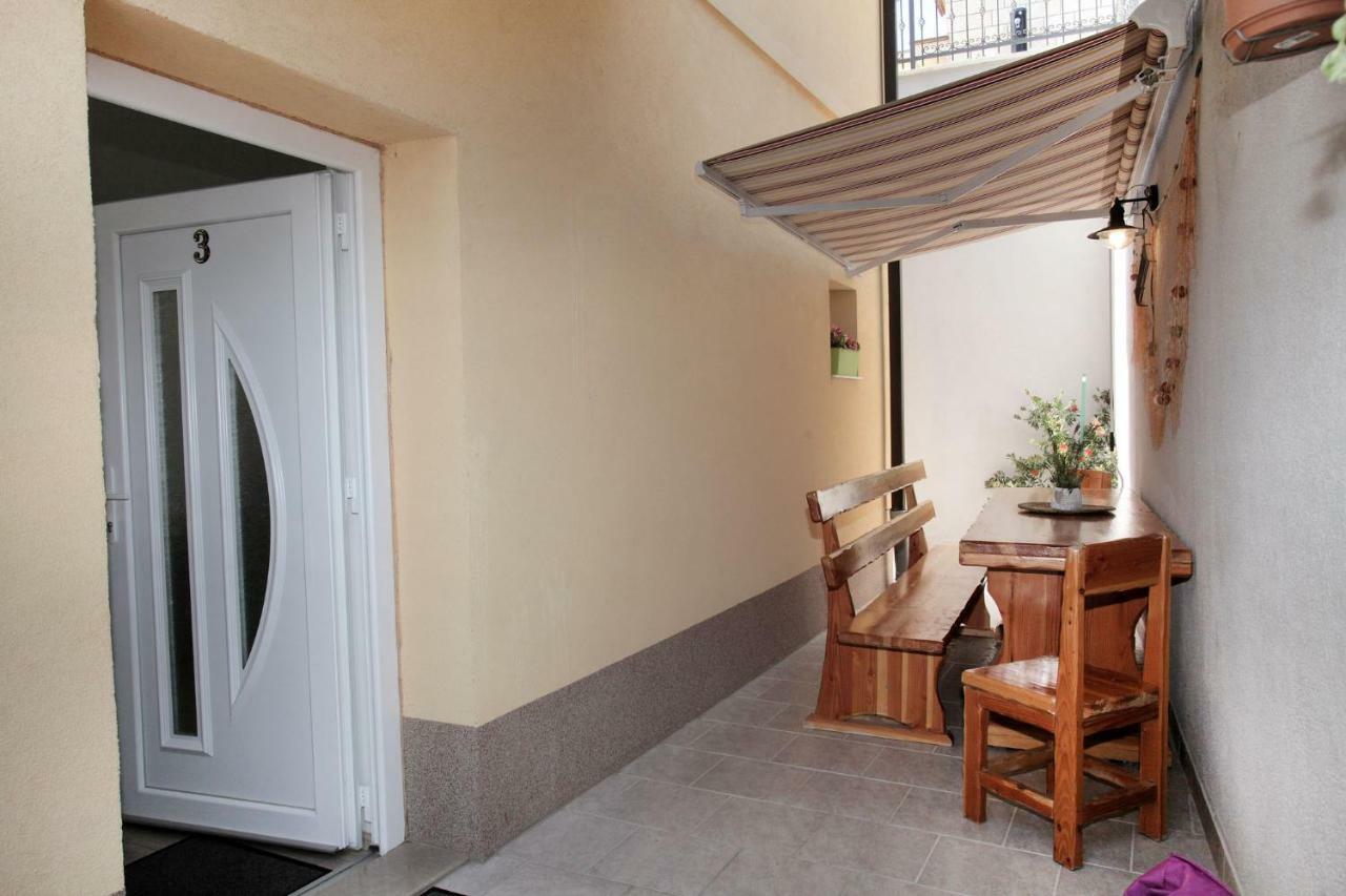 Apartments Viki Trogir Buitenkant foto